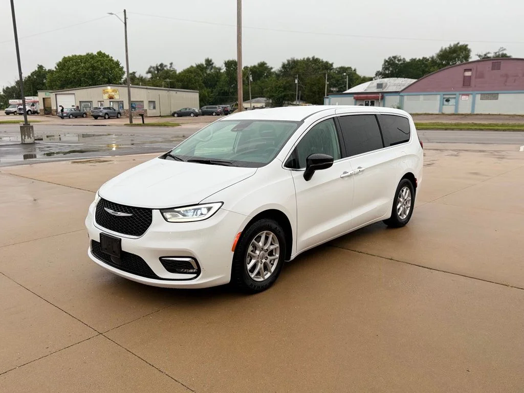 Used 2024 White Chrysler Touring L image 8