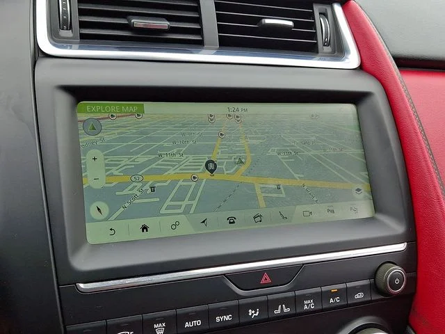 Used 2019  Jaguar R-Dynamic image 16