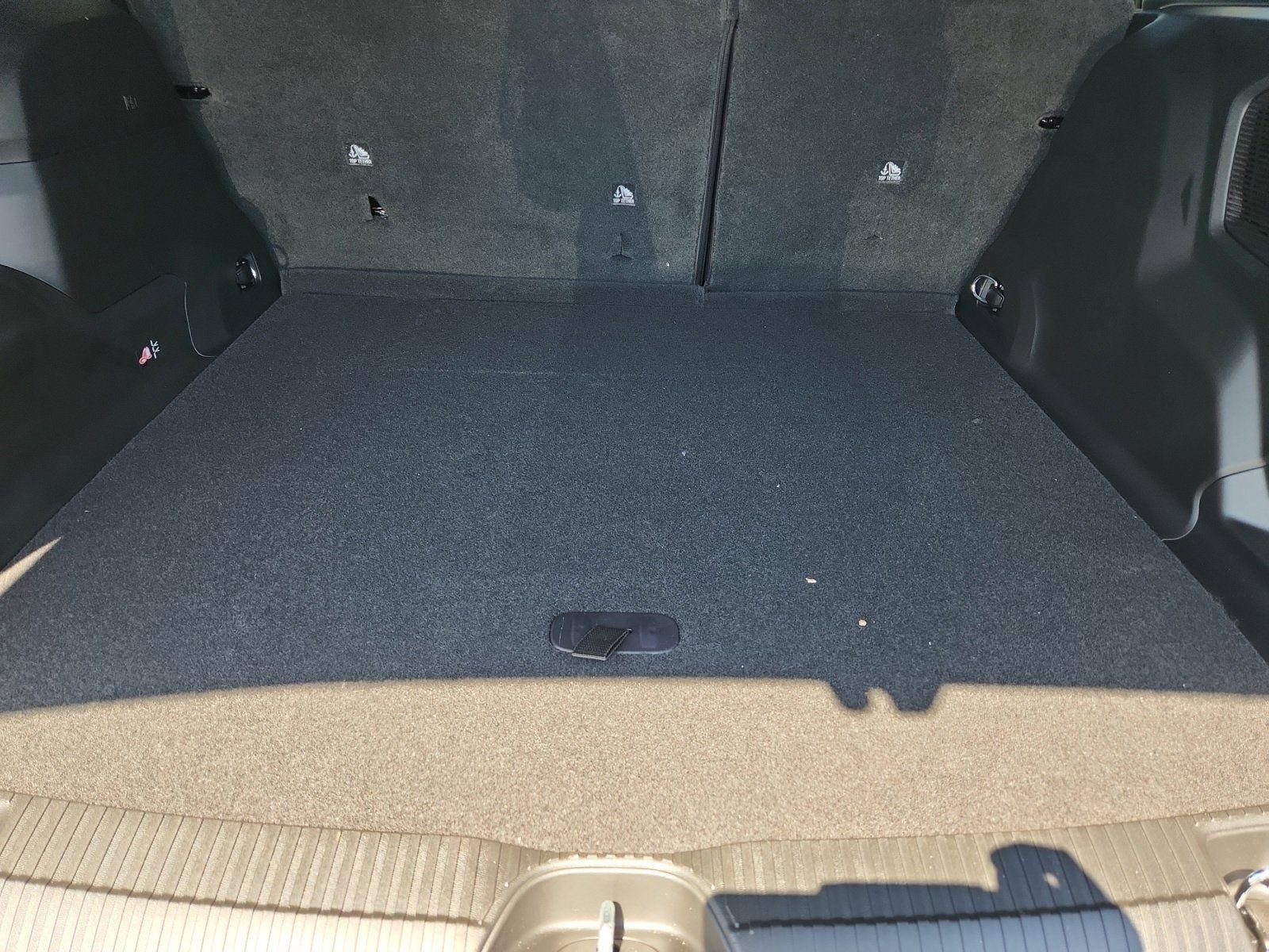 New 2026 Diamond Black Crystal Pearl-Coat Exterior Paint Jeep Limited image 25