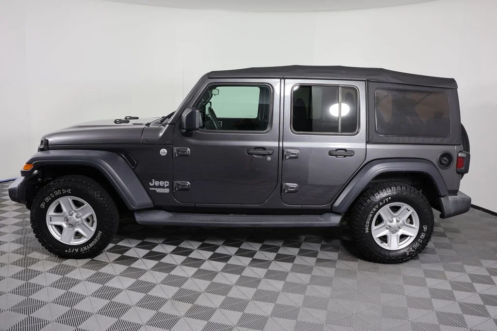 Used 2018 Gray Jeep Unlimited Sport S image 5