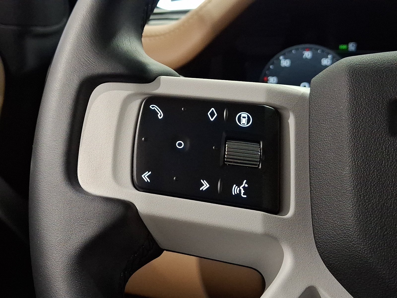 Certified Used 2026 Fuji White Land Rover  image 22