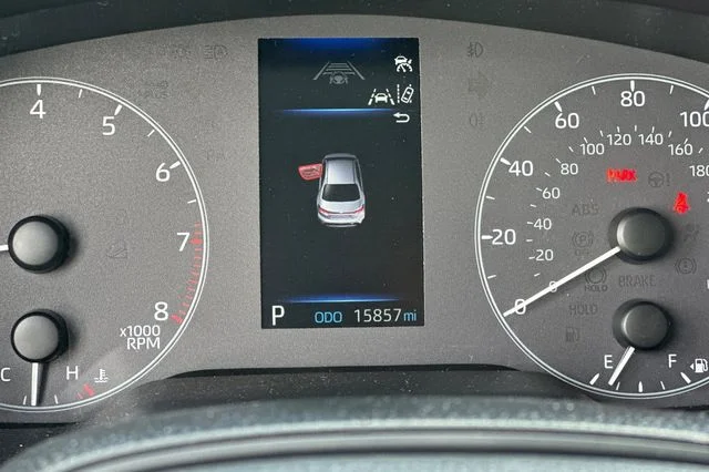 2025 Toyota Corolla LE - Photo 29