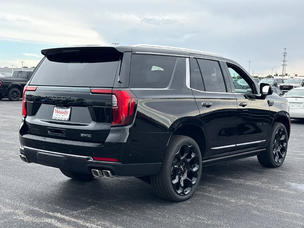 2026 GMC Yukon Denali Ultimate - Photo 10