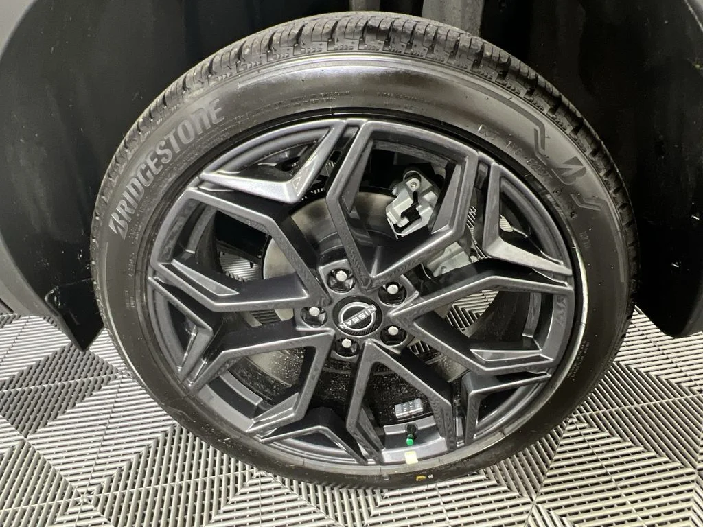 New 2026 White Nissan SR image 18