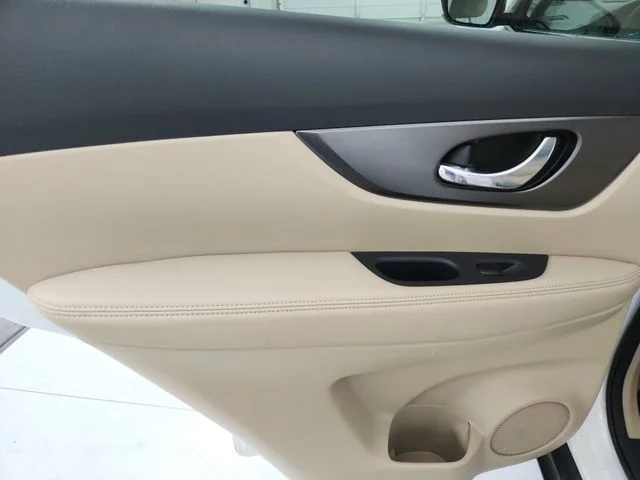 Used 2016 White Nissan SV image 34