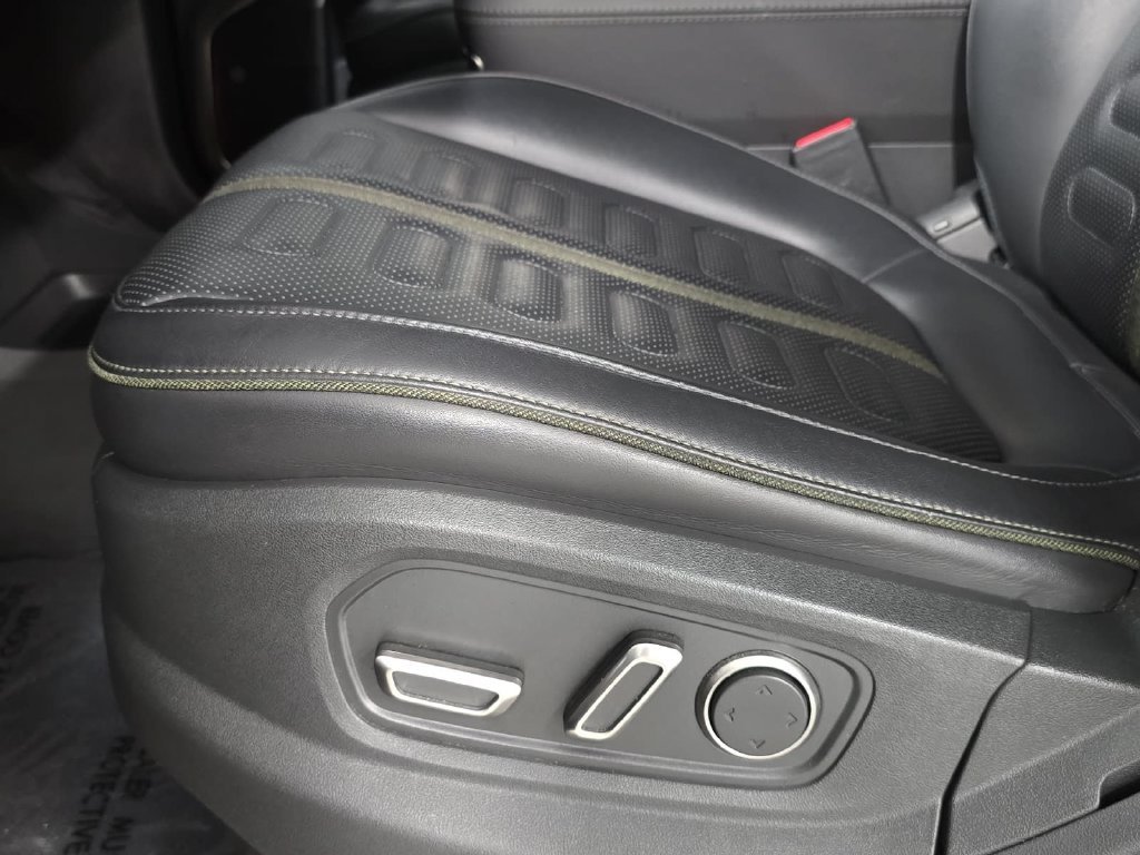 Used 2025  Rivian Adventure Dual Motor Standard Pack image 23