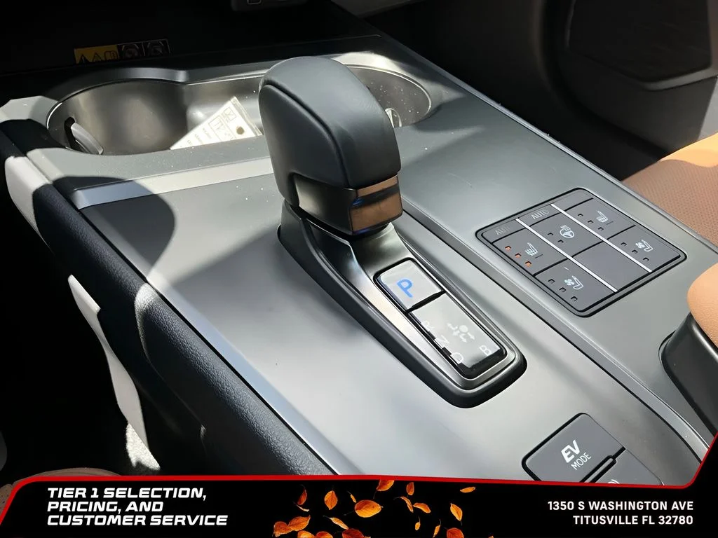 Used 2025 White Lexus 300h Premium image 28