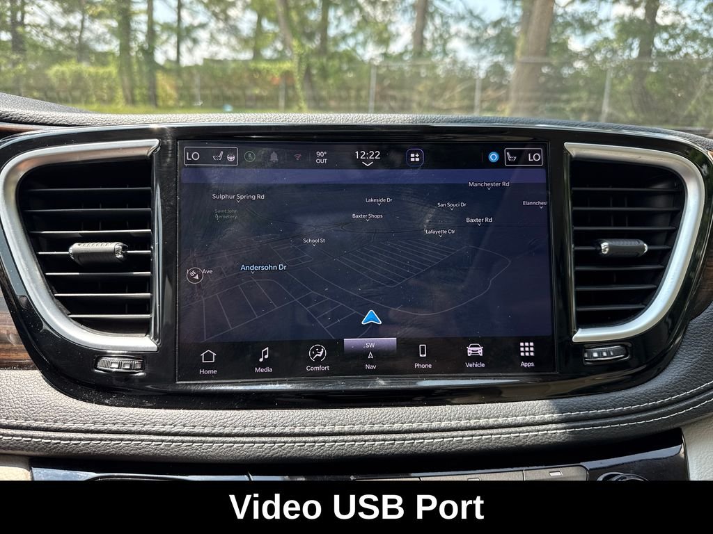 Used 2021 White Chrysler Limited image 21