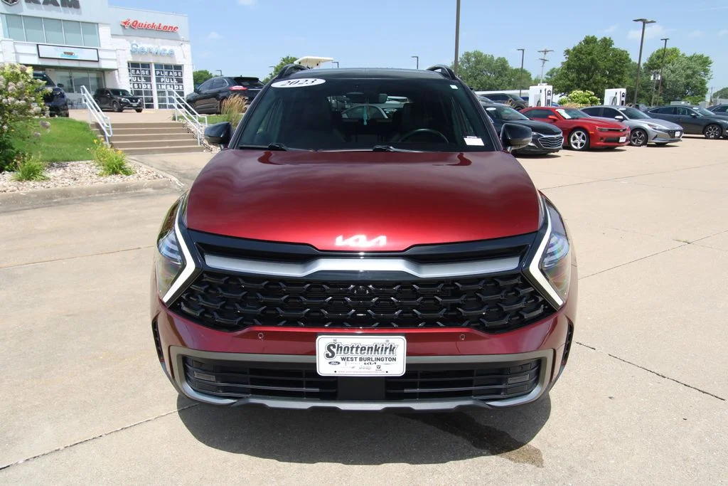 Used 2023 Red Kia X-Pro Prestige image 2