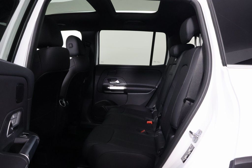 New 2026 Polar White Mercedes-Benz GLB 250 image 6