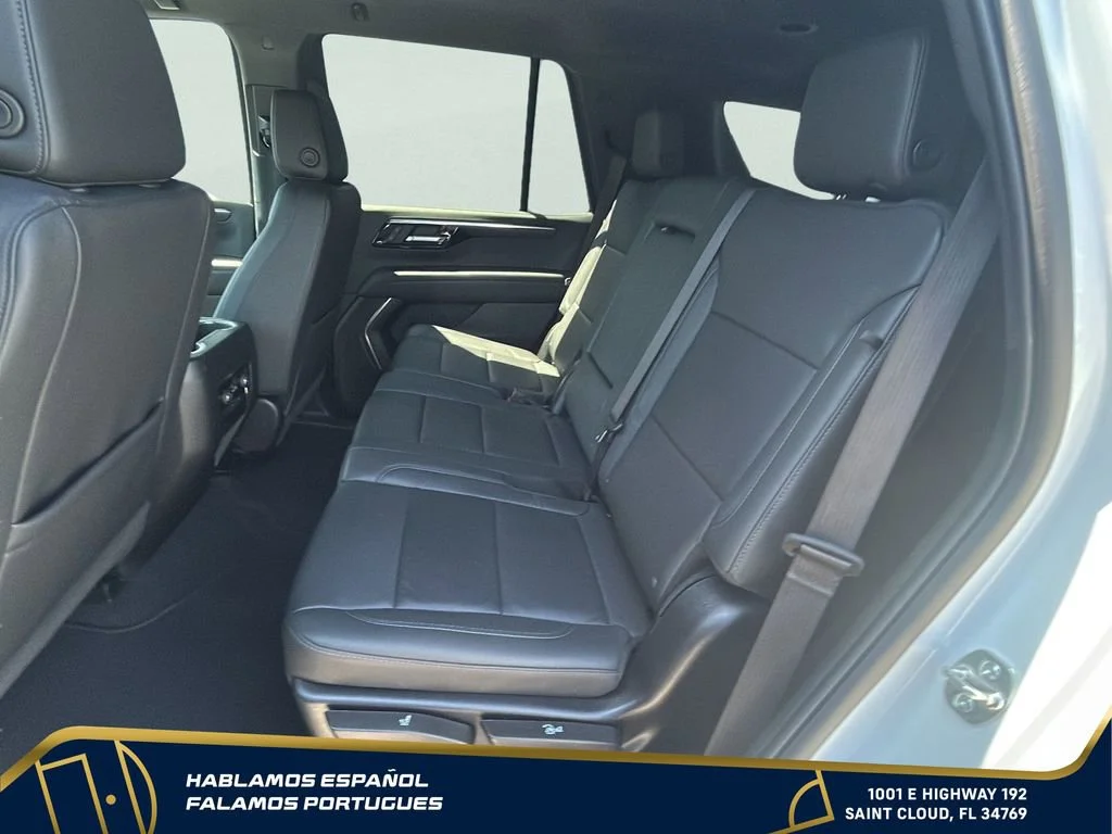 Used 2025 Summit White Chevrolet LT image 25