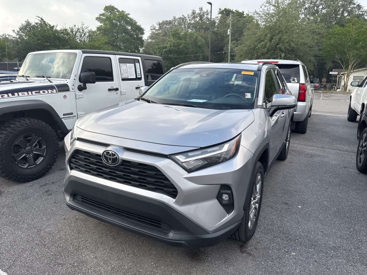 2023 Toyota RAV4 XLE Premium FWD's photo