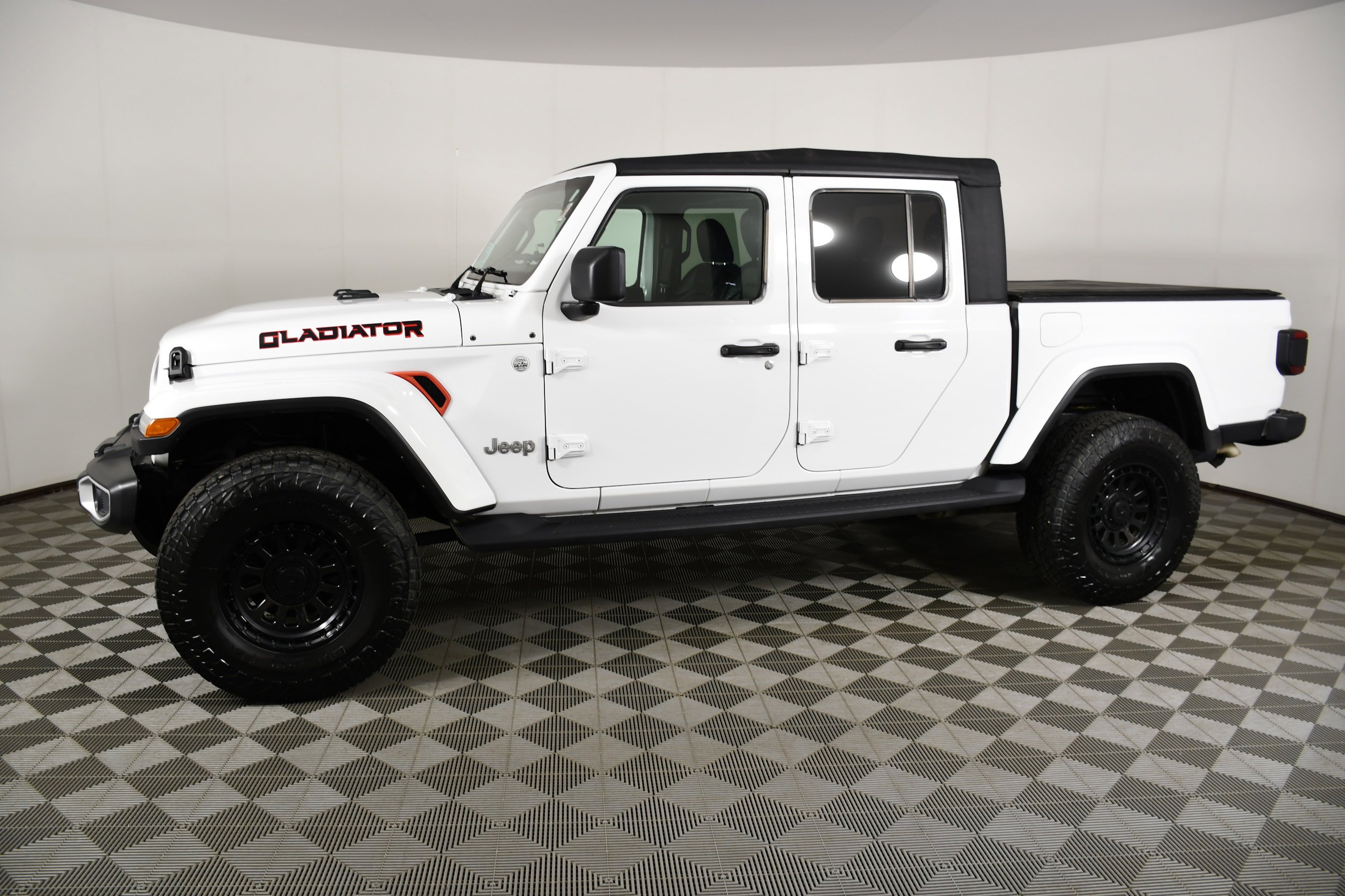Used 2021 Bright White Clearcoat Jeep Overland image 9