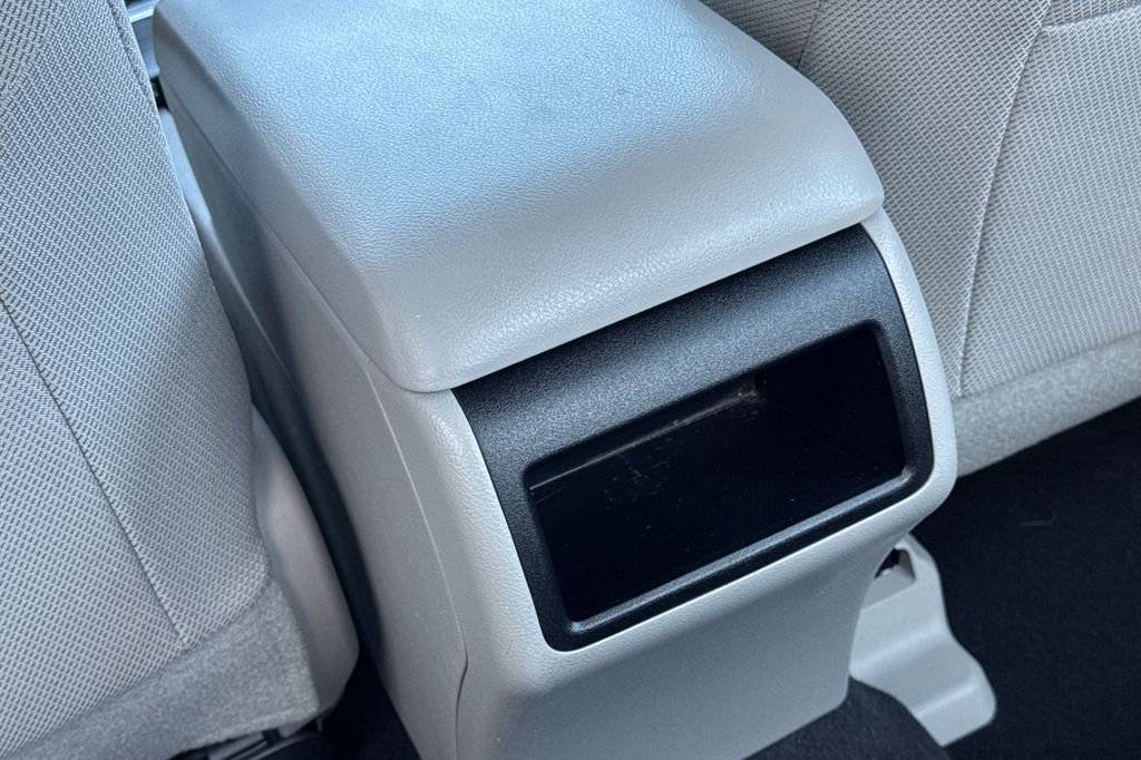 Used 2014 Silver Toyota LE image 16