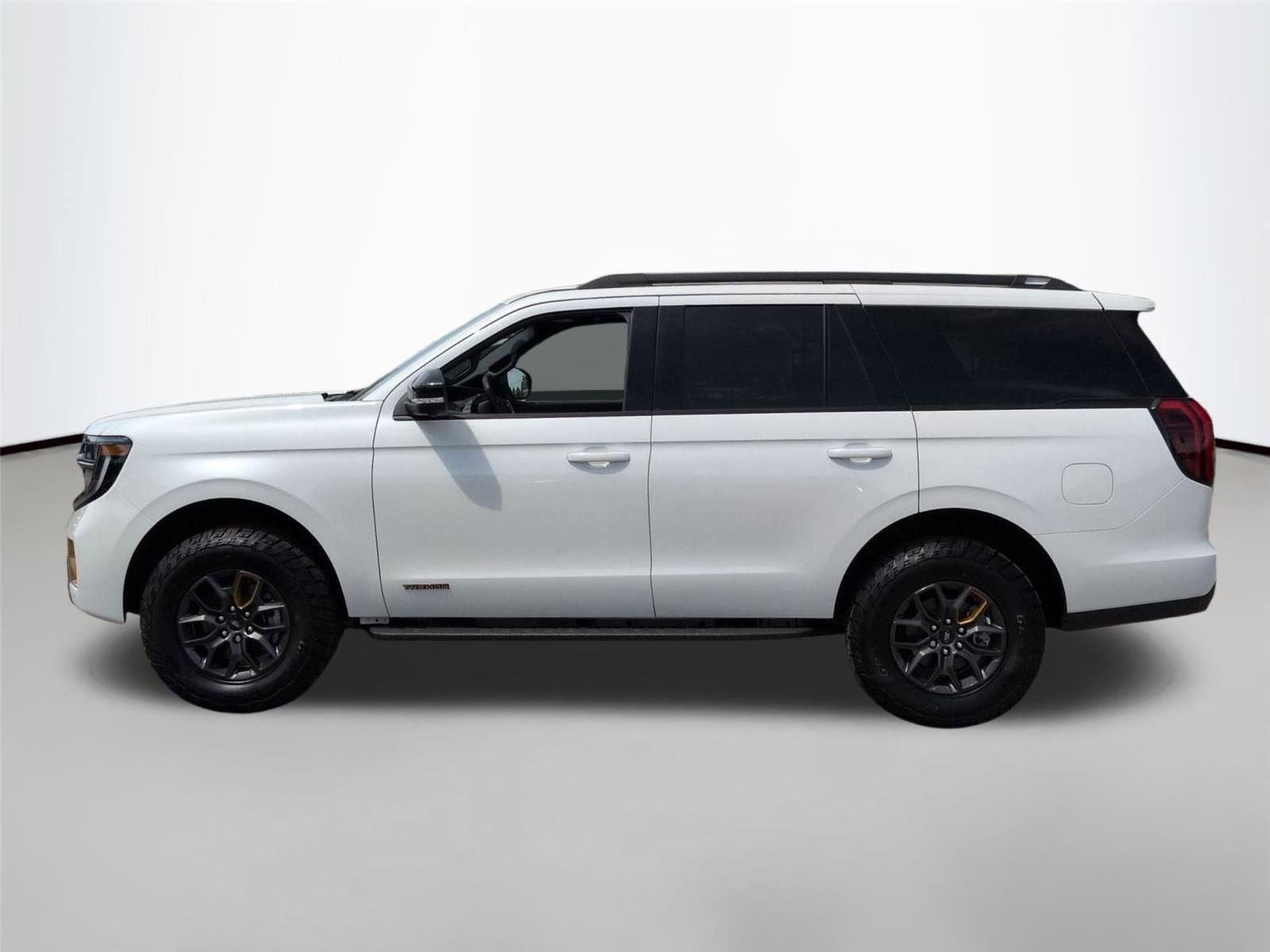 New 2026 Star White Metallic Tri-Coat Ford Tremor® image 2