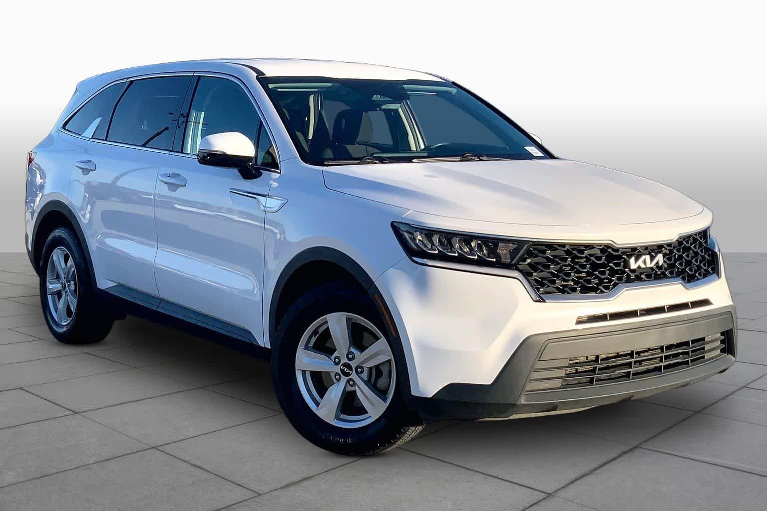 Used 2023 Glacial White Pearl Kia LX image 3