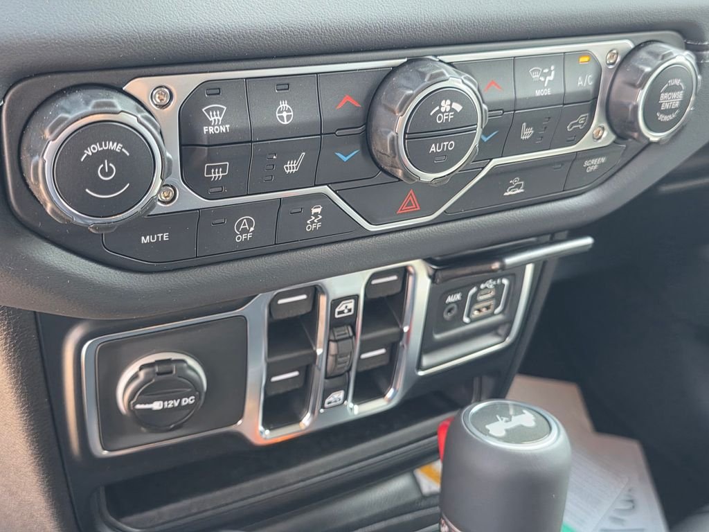 New 2026 Reign Exterior Paint Jeep Sahara image 17