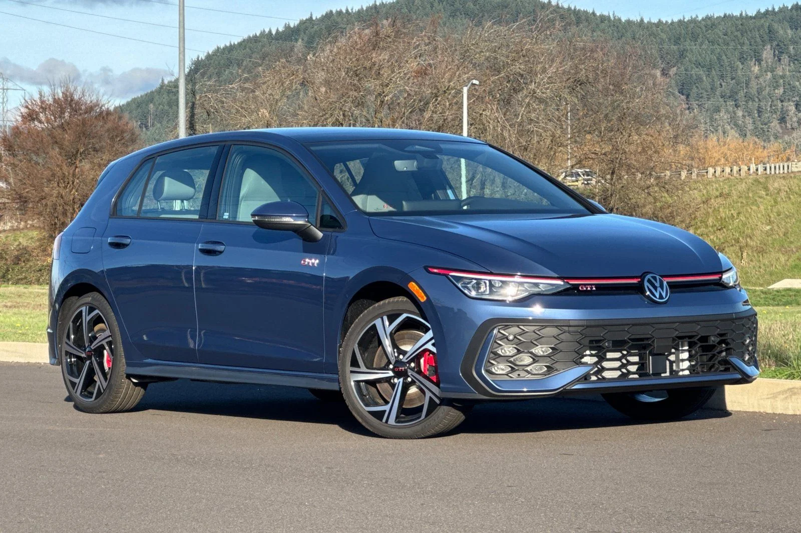 2026 Volkswagen Golf GTI 2.0T SE 4-door DSG's photo