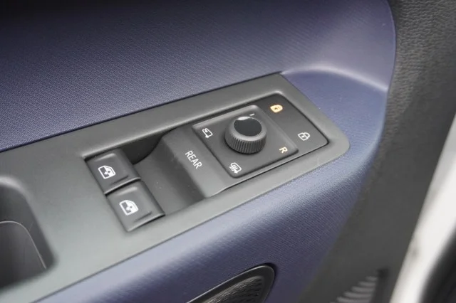 2025 Volkswagen ID. Buzz PRO S - Photo 18