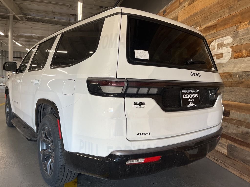 New 2026 Bright White Clear-Coat Exterior Paint Jeep Limited Altitude image 21