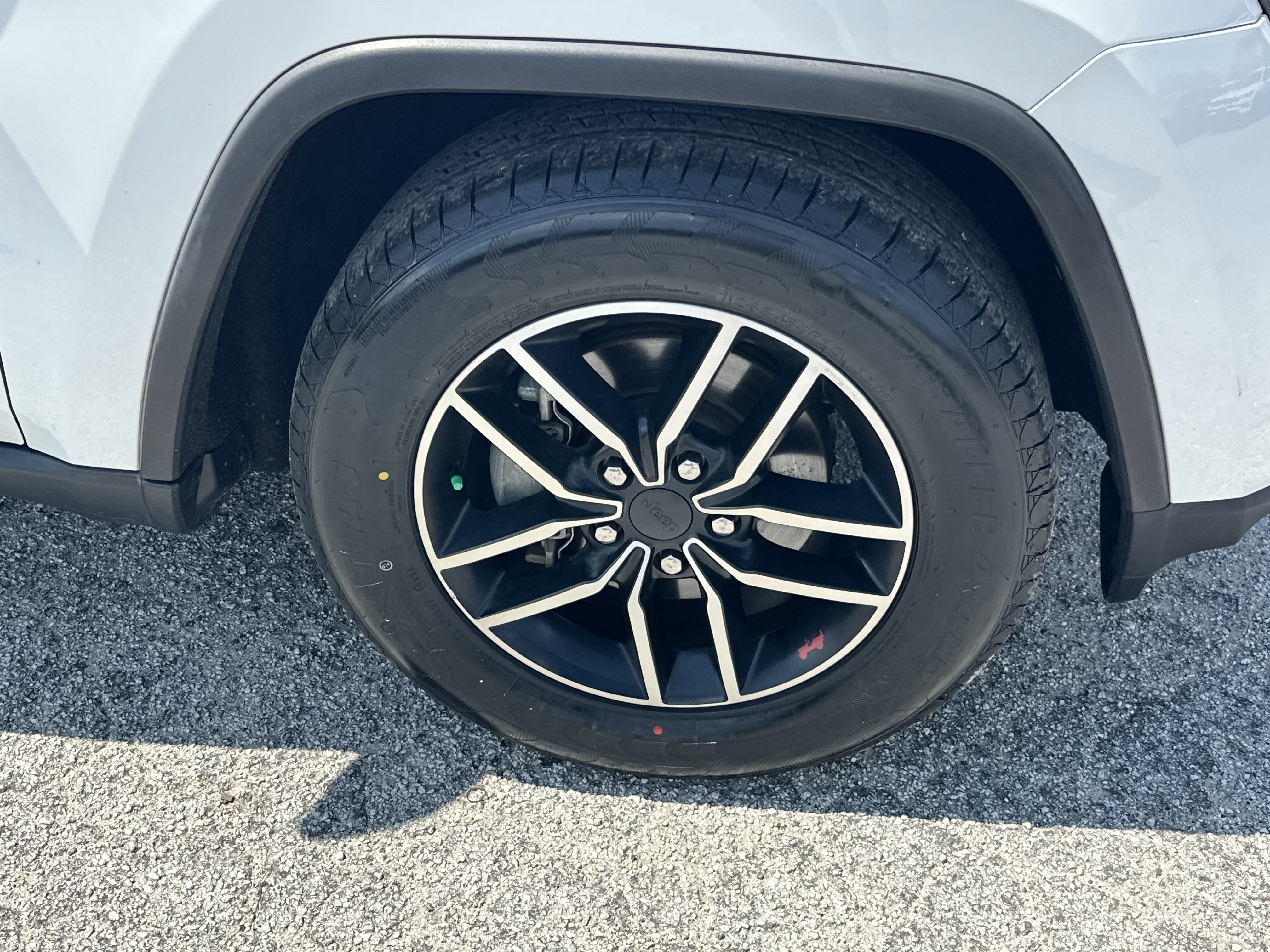 Used 2020 Bright White Clearcoat Jeep Trailhawk image 13