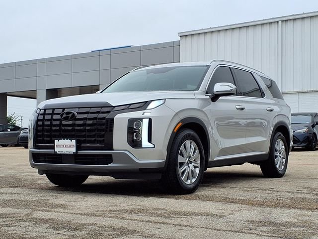 Used 2025 Silver Hyundai SEL image 3