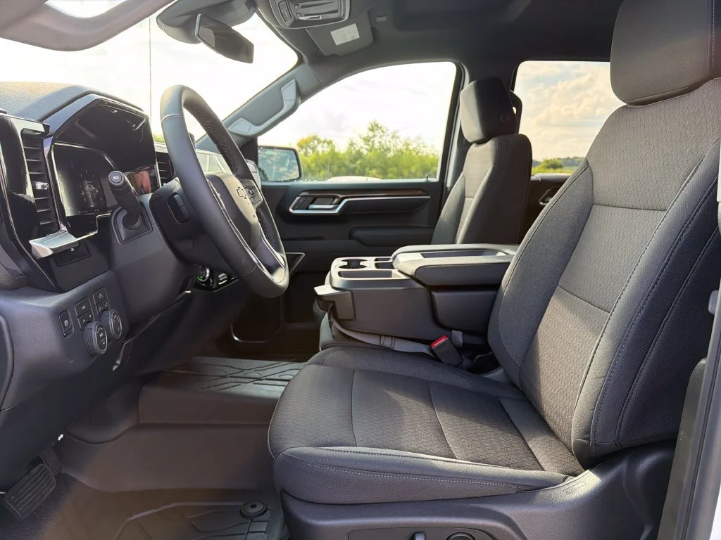 New 2026 Summit White Chevrolet LT image 24