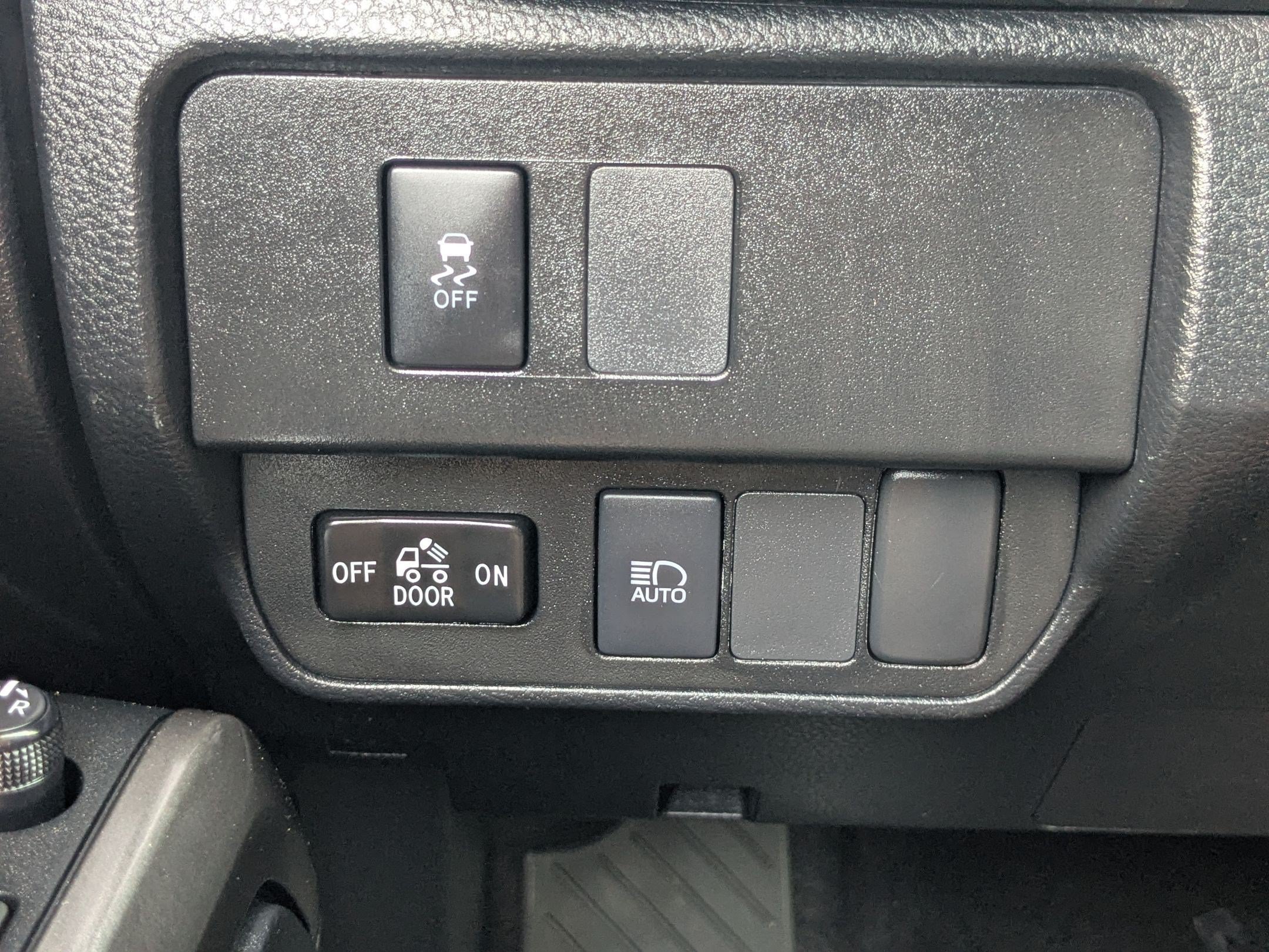 Used 2020 White Toyota SR5 V6 image 20