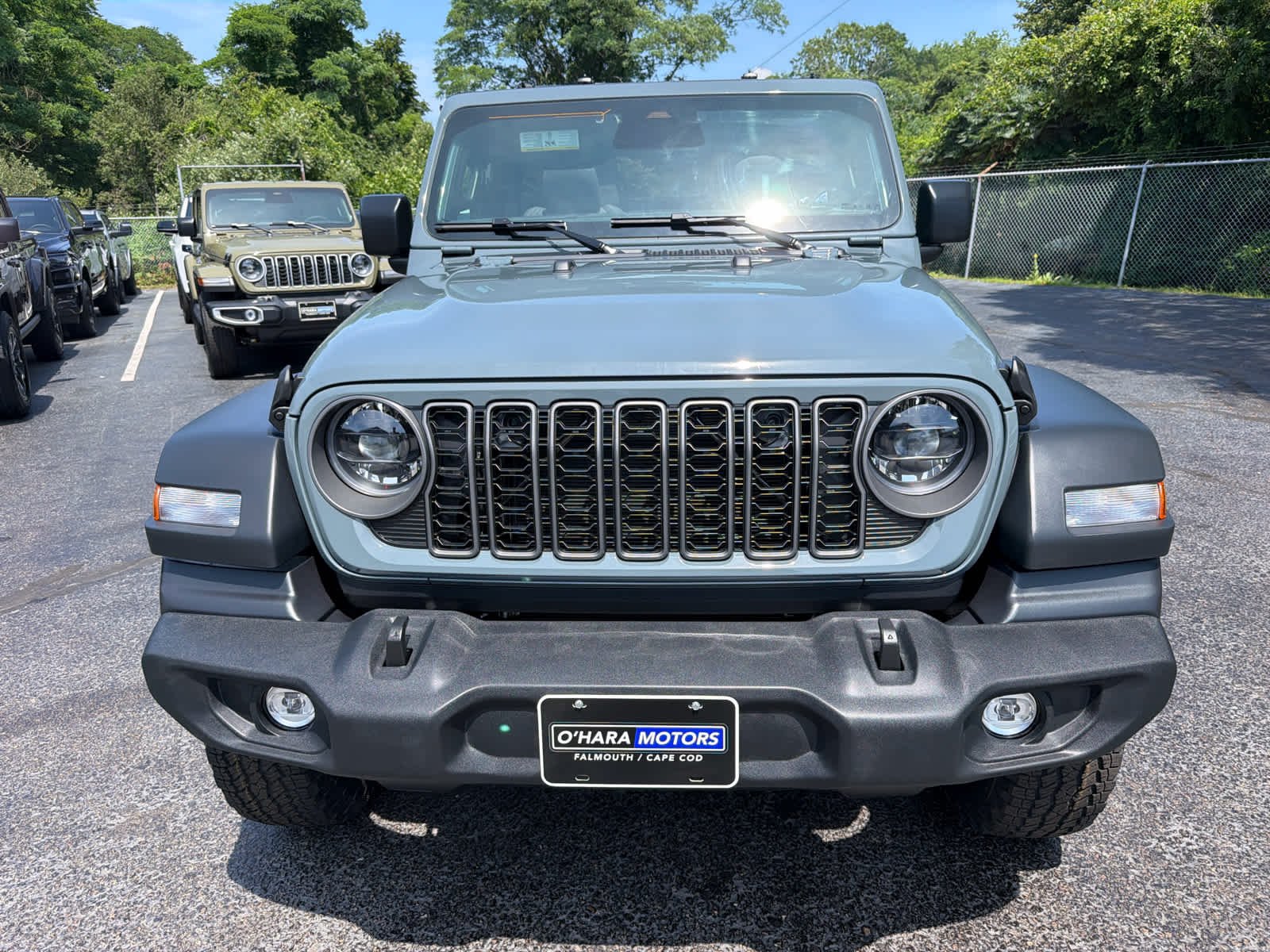 New 2026 Anvil Clear-Coat Exterior Paint Jeep Sport S image 25