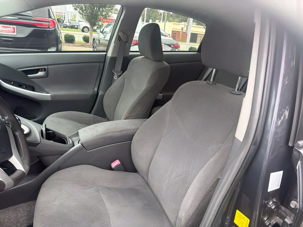 Used 2010 Gray Toyota III image 12