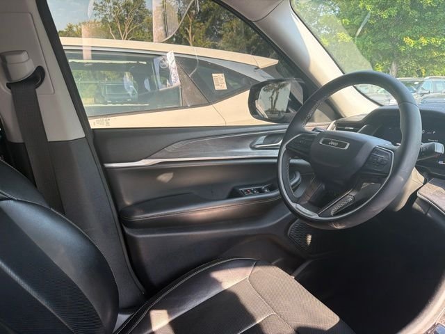 Used 2023 Bright White Clearcoat Jeep Limited image 11