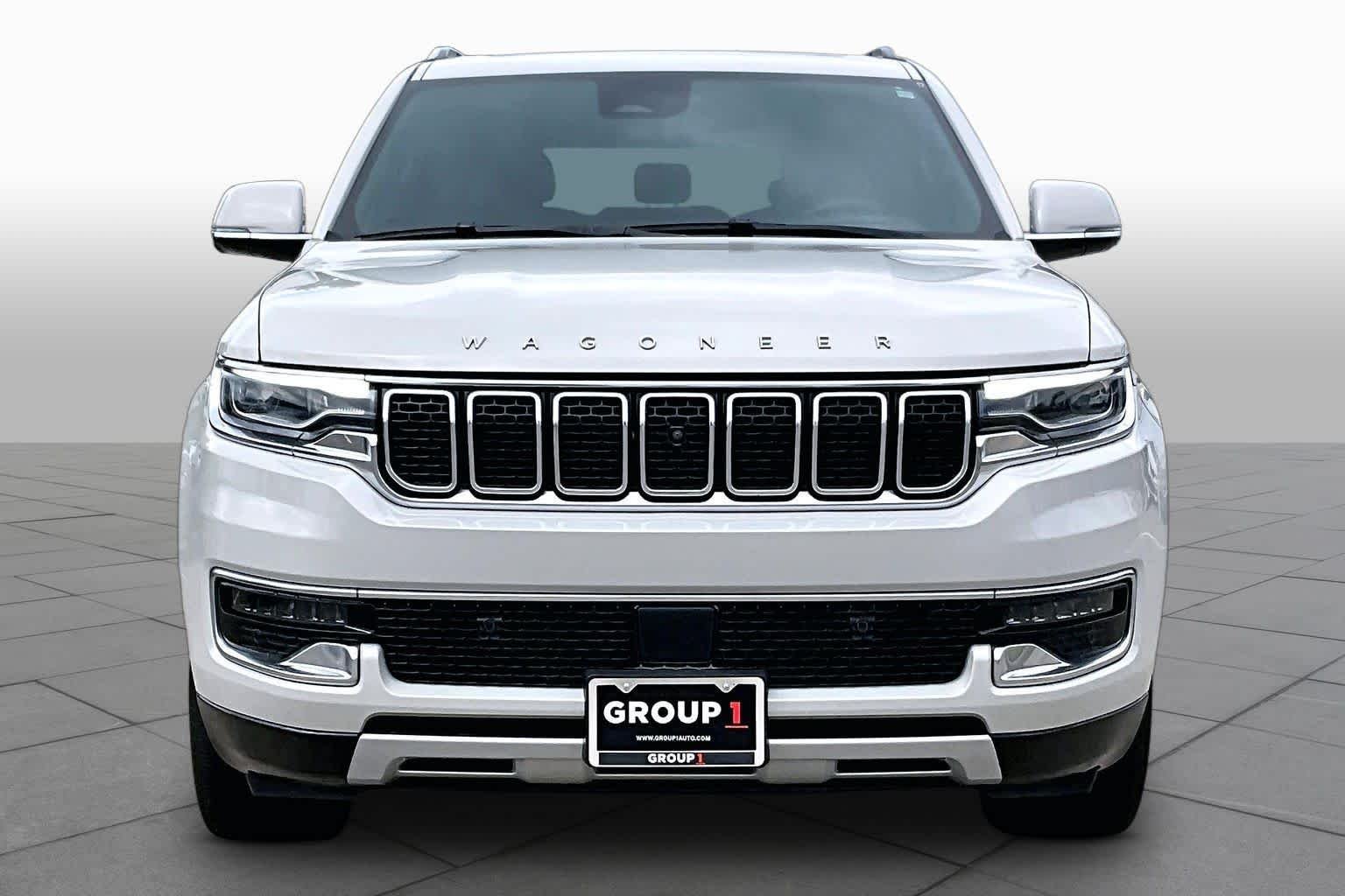 Used 2022 Luxury White Pearlcoat Jeep Series II image 4