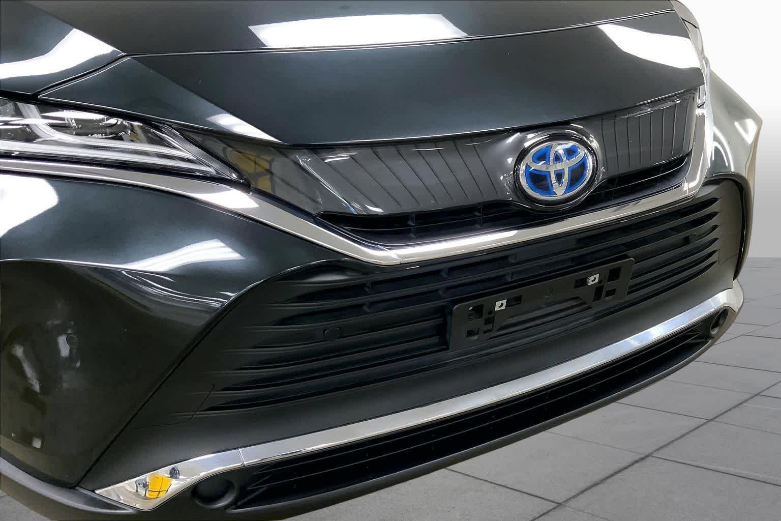 Used 2022 Celestial Black Toyota XLE image 32