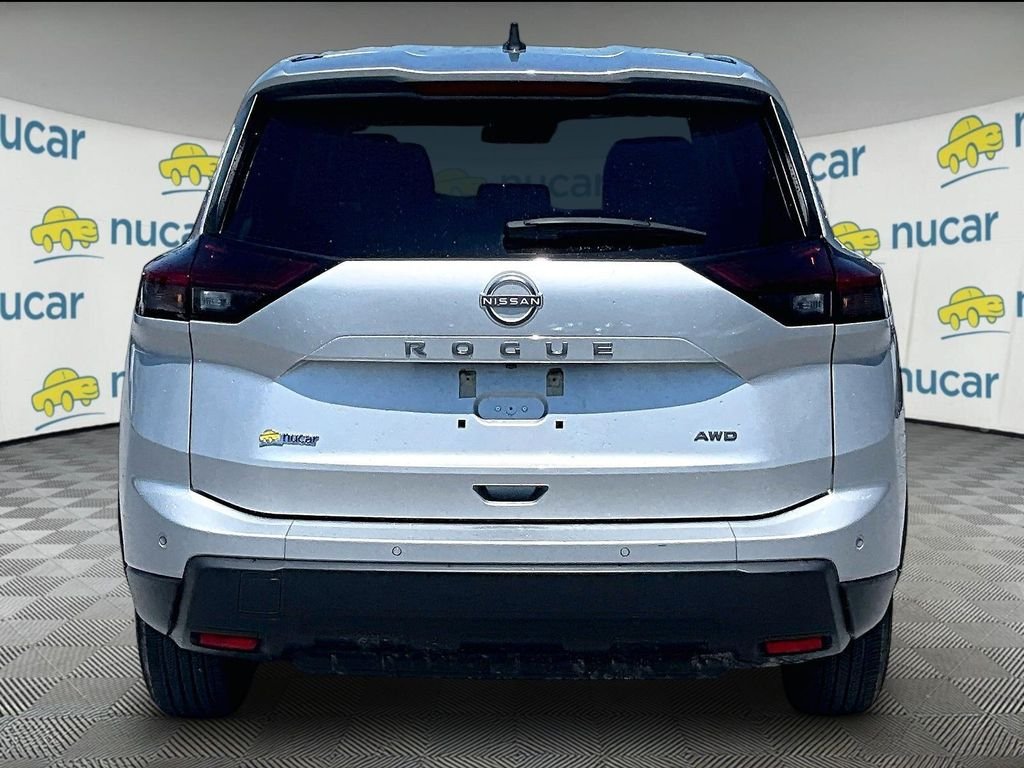 Used 2024 Silver Nissan S image 5