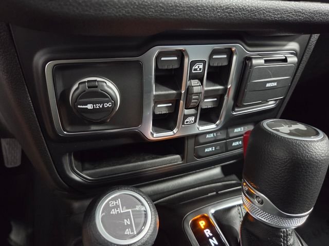 New 2026 Tuscadero Pearl-Coat Exterior Paint Jeep Sport S image 21