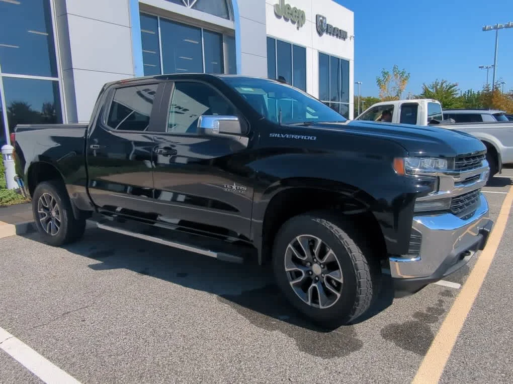Used 2019 Black Chevrolet LT image 2