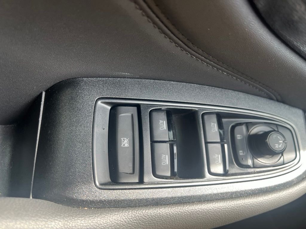 Used 2025 Green Subaru Wilderness image 24