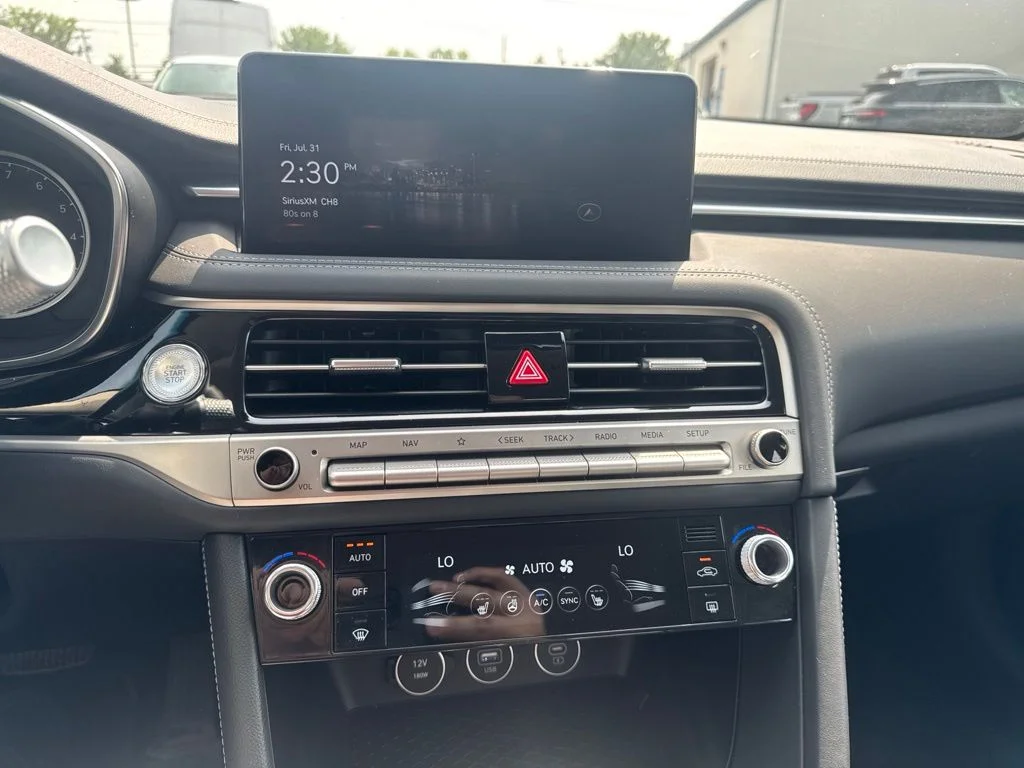 2025 GENESIS G70 Standard - Photo 20