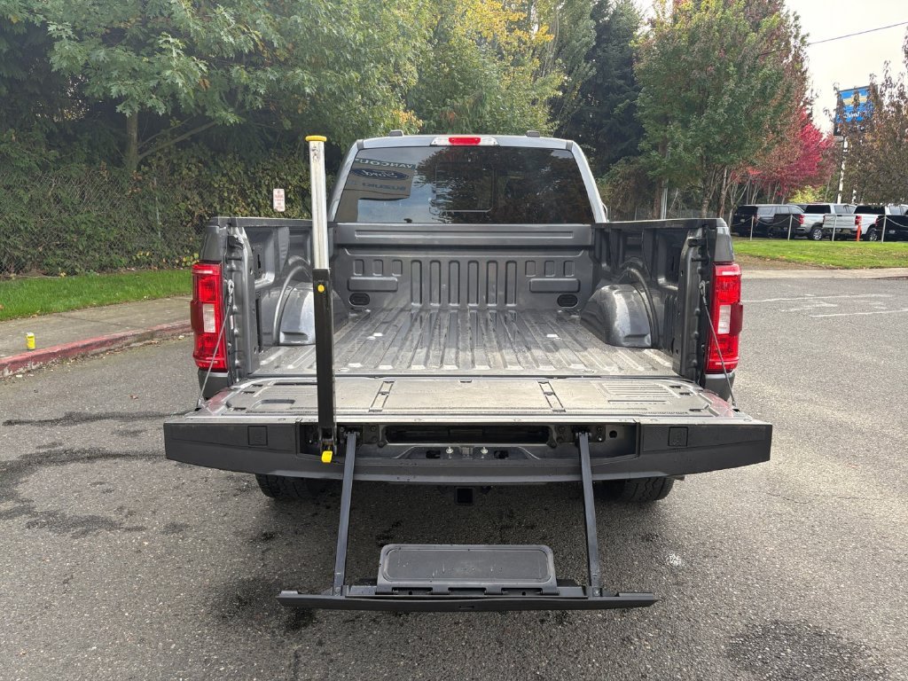 Used 2021 Gray Ford XLT image 27