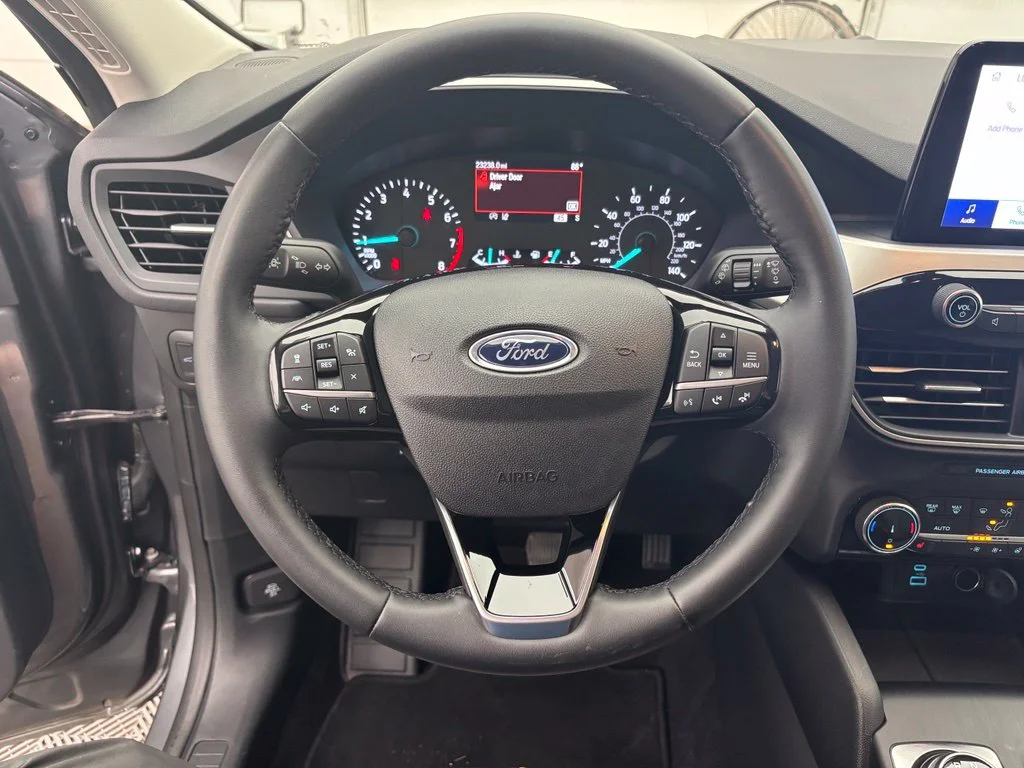 Used 2022 Gray Ford SE image 19