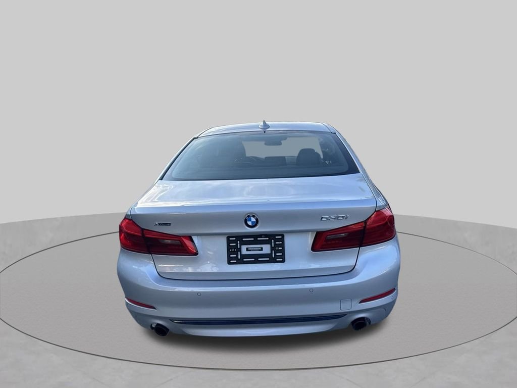 Used 2019 Silver BMW 530i xDrive image 5