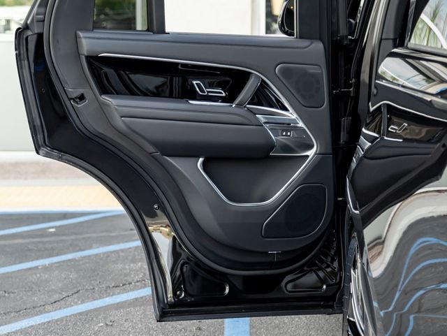 New 2026 Santorini Black Land Rover SE image 20