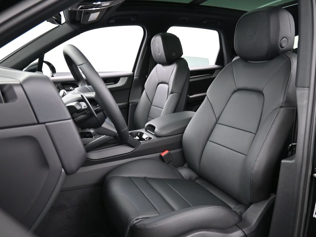 2026 Porsche Cayenne E-Hybrid photo 4