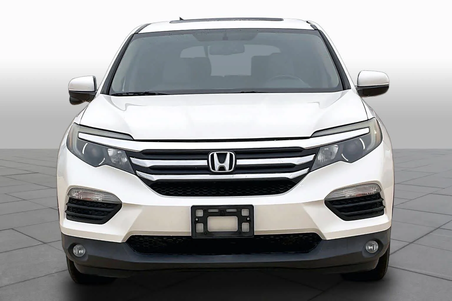 Used 2016 White Diamond Pearl Honda EX-L image 4