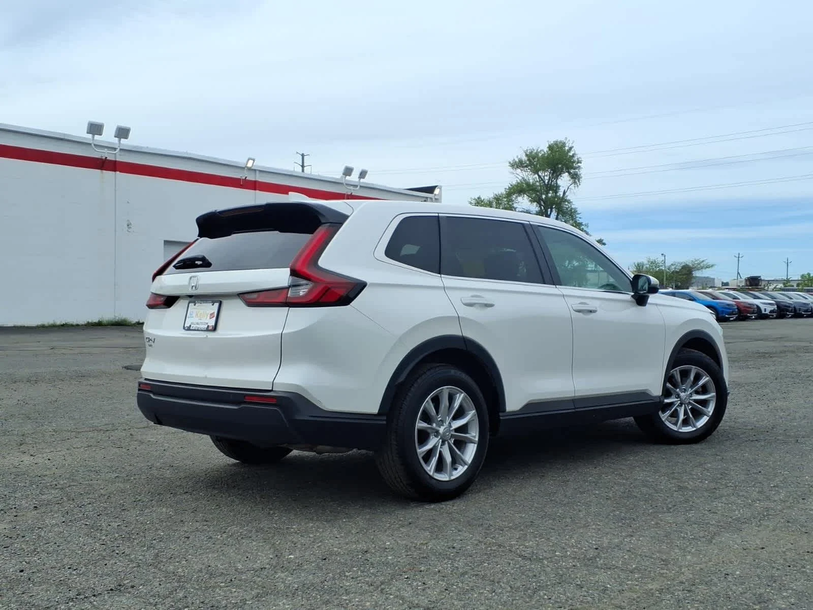 Certified Used 2024 Platinum White Pearl Honda EX-L image 5