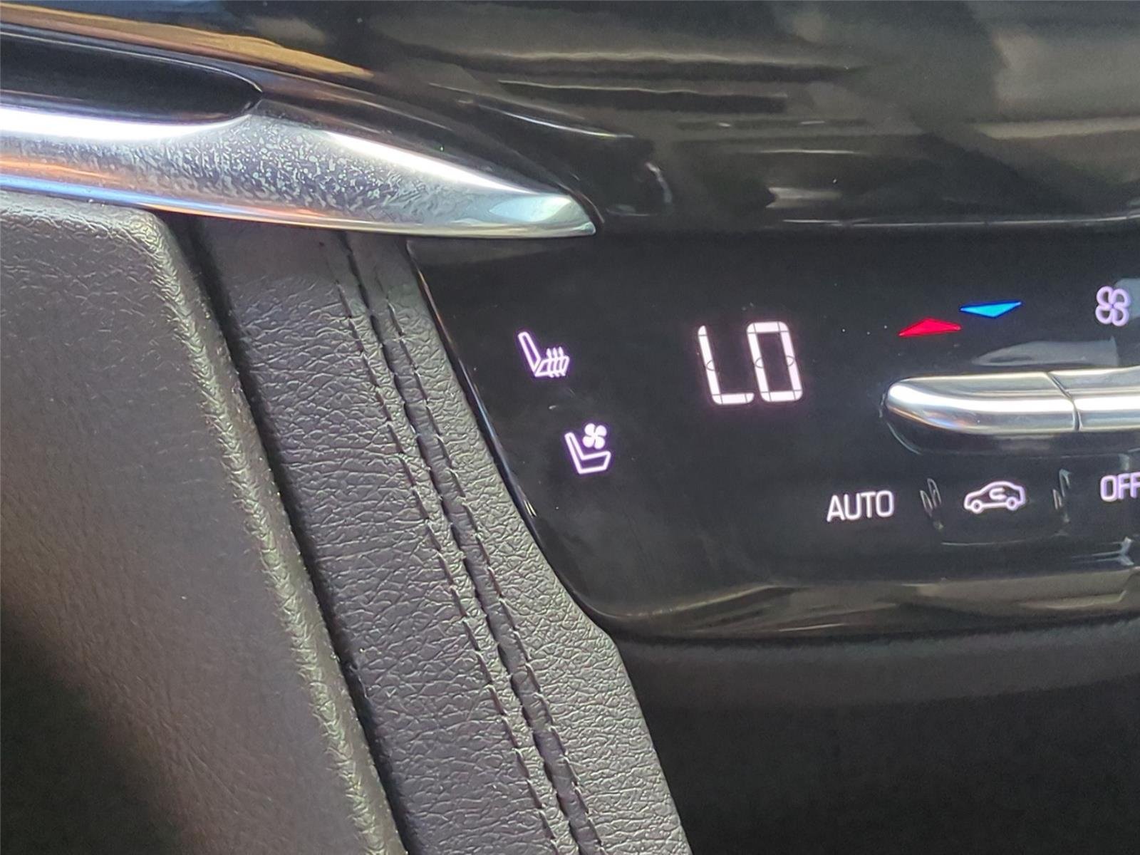 Used 2022 Crystal White Tricoat Cadillac Sport image 28
