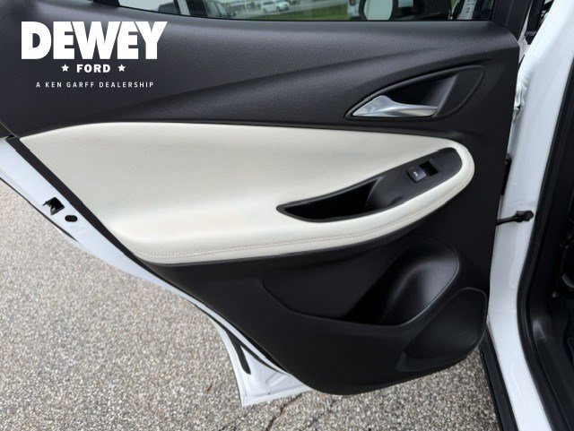 Used 2022 Summit White Buick Select image 21