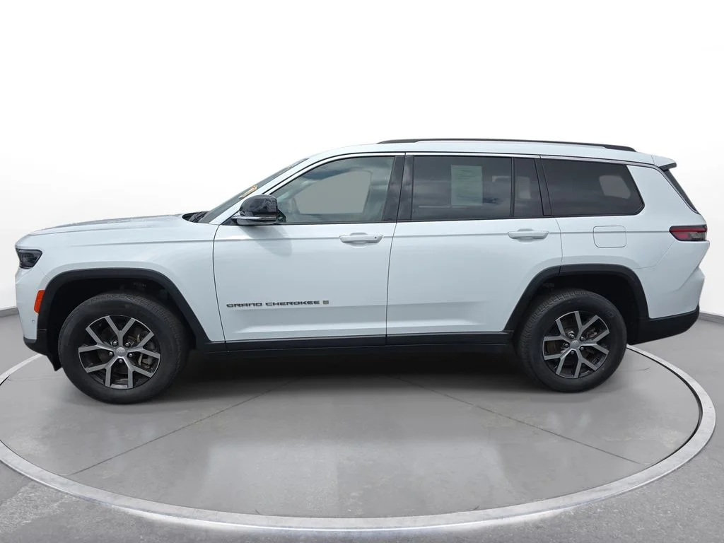Used 2023 White Jeep Limited image 8