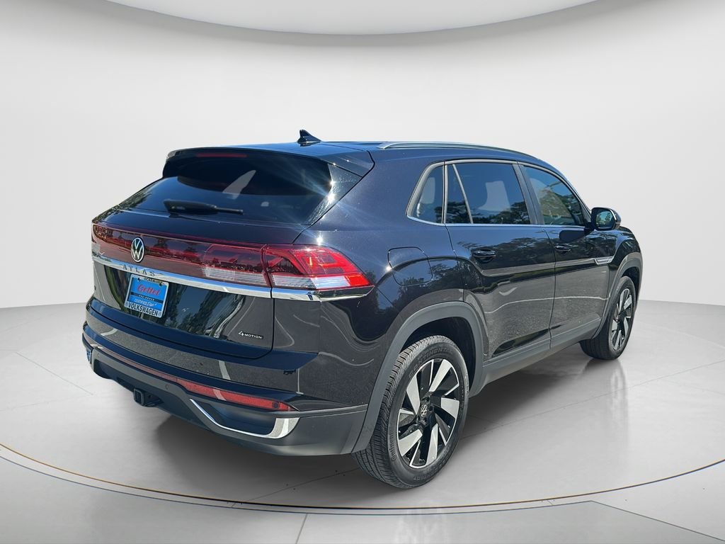 Used 2025 Black Volkswagen 2.0T SE w/Technology image 5