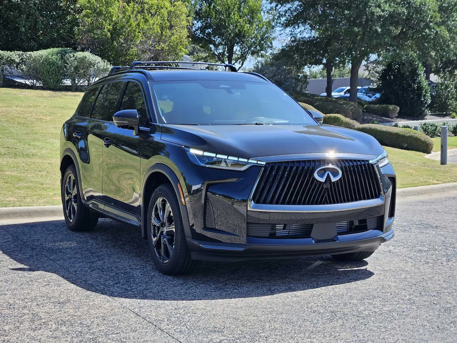 New 2027 MINERAL BLACK INFINITI Autograph AWD image 2